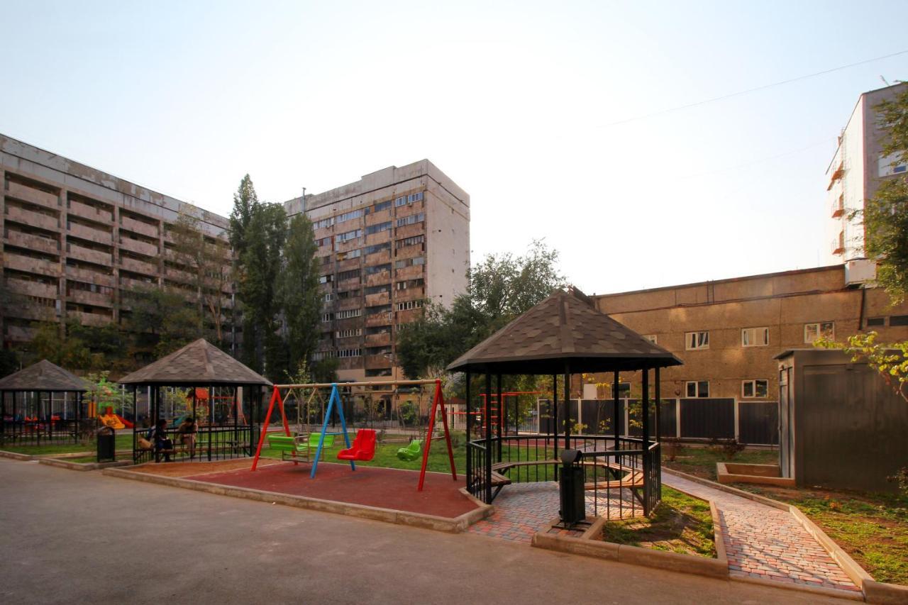 Апартаменты С Двумя Спальнями На Арбате! Almaty Bagian luar foto